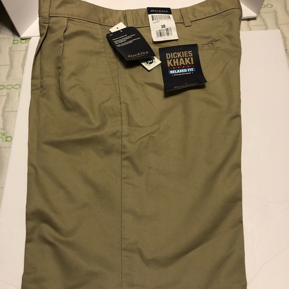 Dickies khaki men relaxed fit size38 new with tags